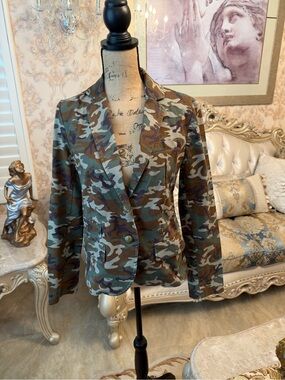 QMack Women's Camouflage Tailored Blazer in Green and Brown